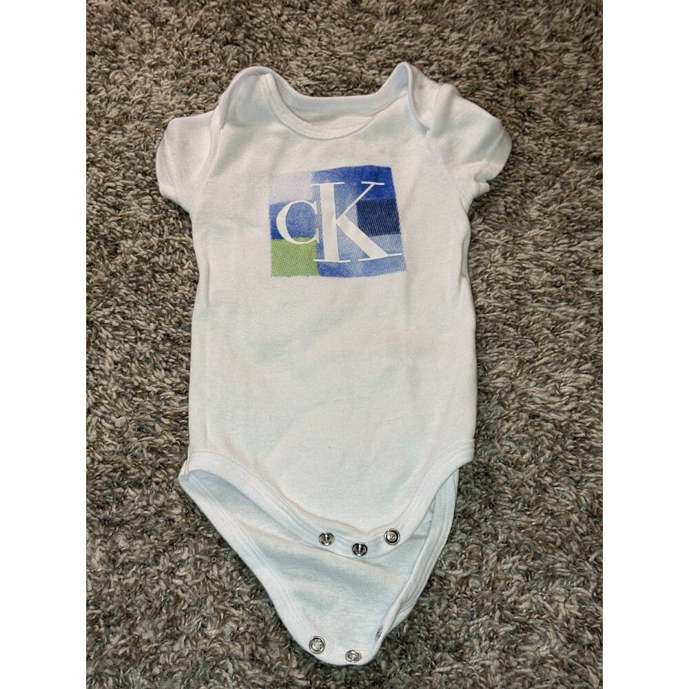 Calvin Klein Baby Boy Bodysuit White Short Sleeve Logo Box 6-9 Months